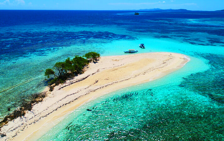 Day Boat Trip to Cayos Cochinos from Roatan