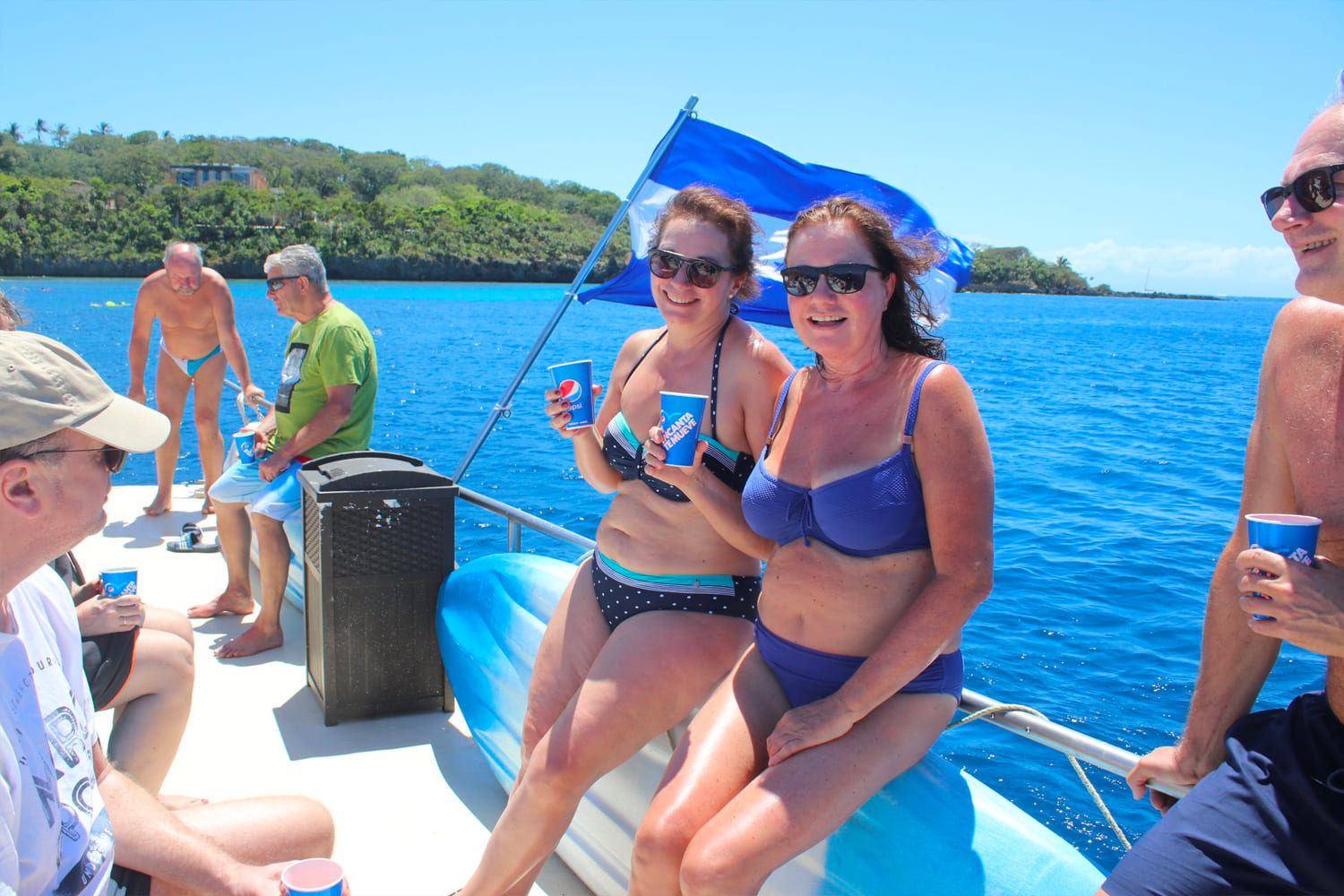 catamaran in roatan honduras